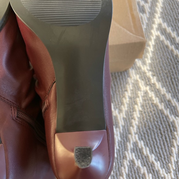 Steve Madden Maxxine Bootie, Size 9.5, Wine (Burgundy) - Picture 8 of 10